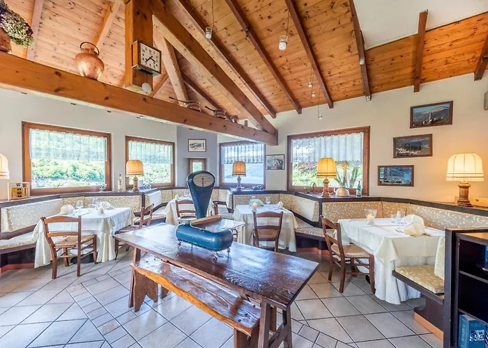 洛坎达桑特安娜酒店 3*